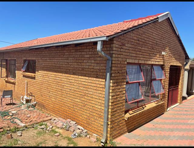3 BEDROOM FREESTANDING FOR SALE IN GA-RANKUWA UNIT 16